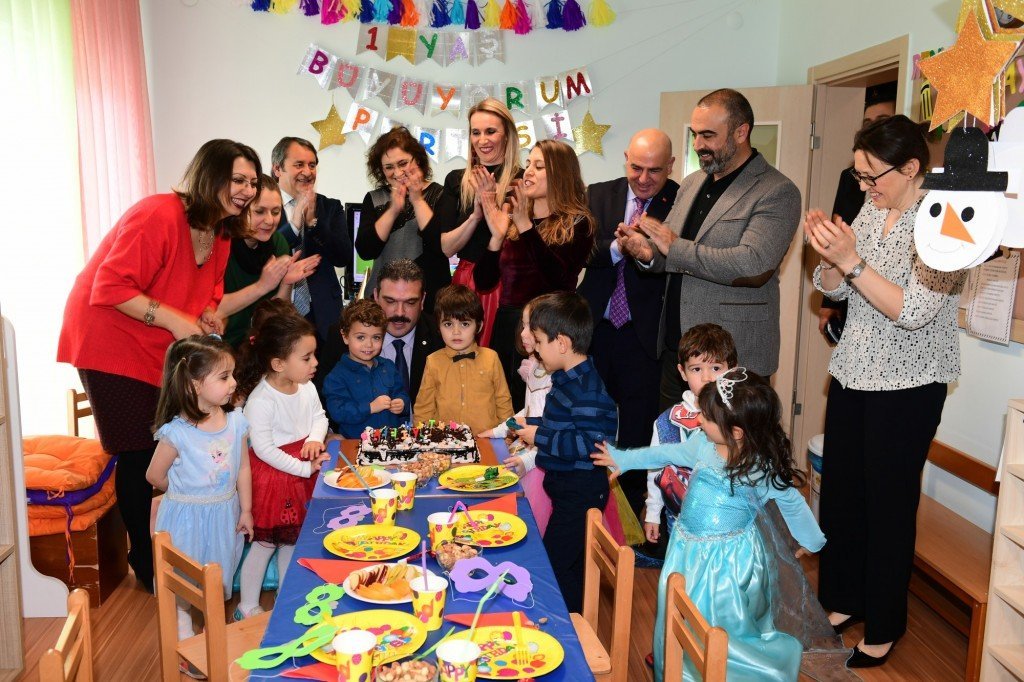 Yeni Y?l? Rekt�rle Beraber Kutlad?lar