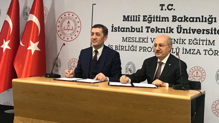 Liseyle �niversitenin i� i�e oldu?u ilk okul kuruluyor