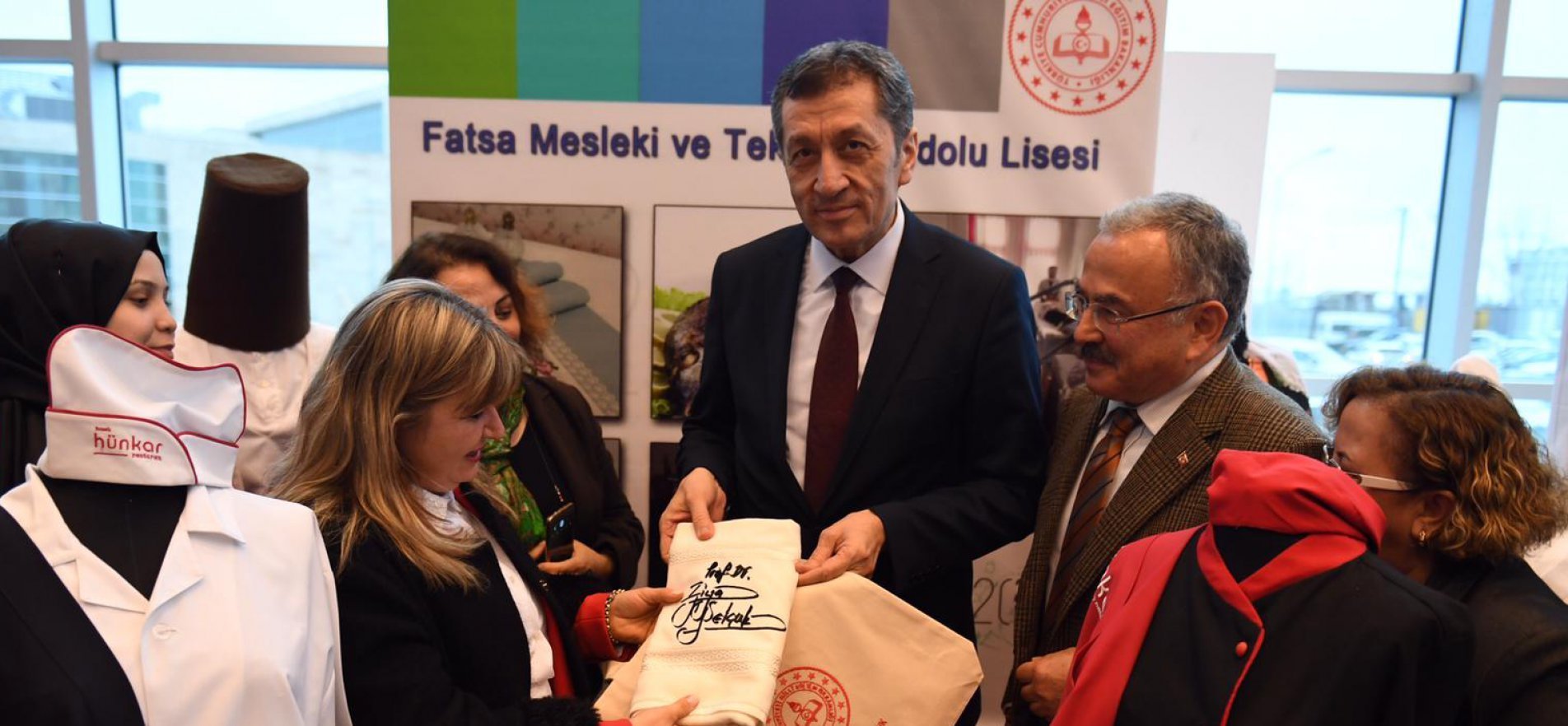 Mill� E?itim Bakan? Ziya Sel�uk Ordu�da �?rencilerle Bulu?tu