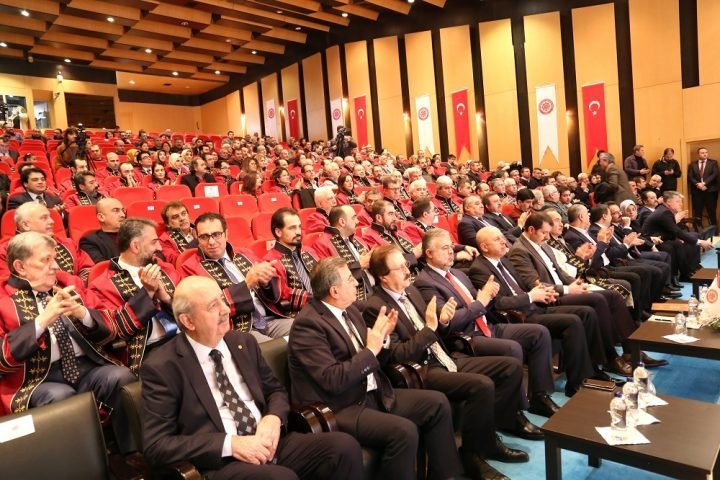 Cumhuriyet �niversitesi 45 Ya??nda