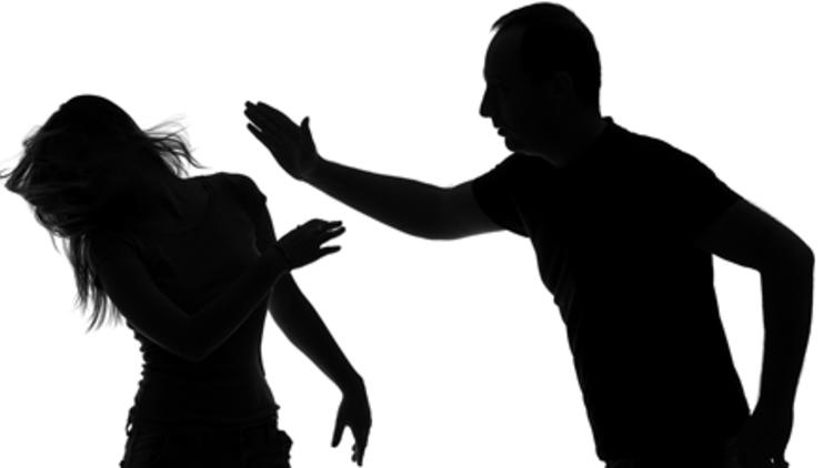 Kad?na ?iddete Kar?? �?renciler Dayan??ma G�steriyor