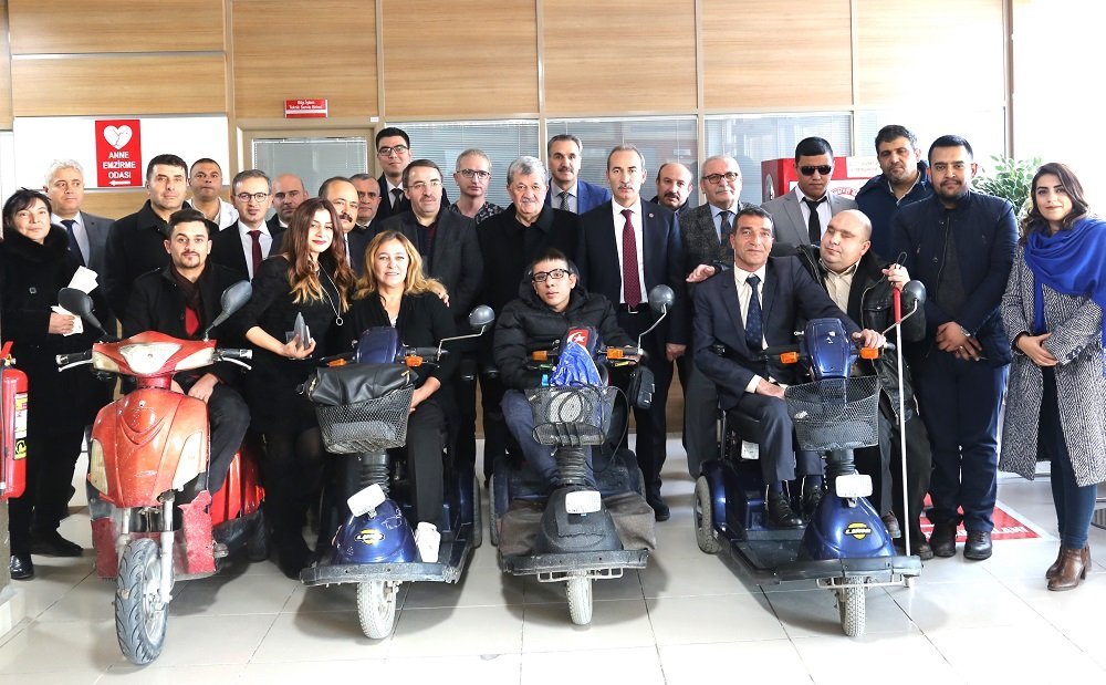 Sivas Cumhuriyet �niversitesine Engelli Arac? ?arj ?stasyonu