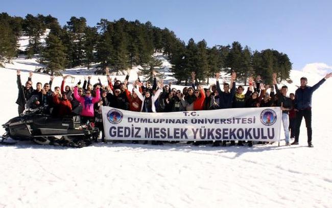 Gediz'de �niversite �?rencilerine Kayak E?itimi