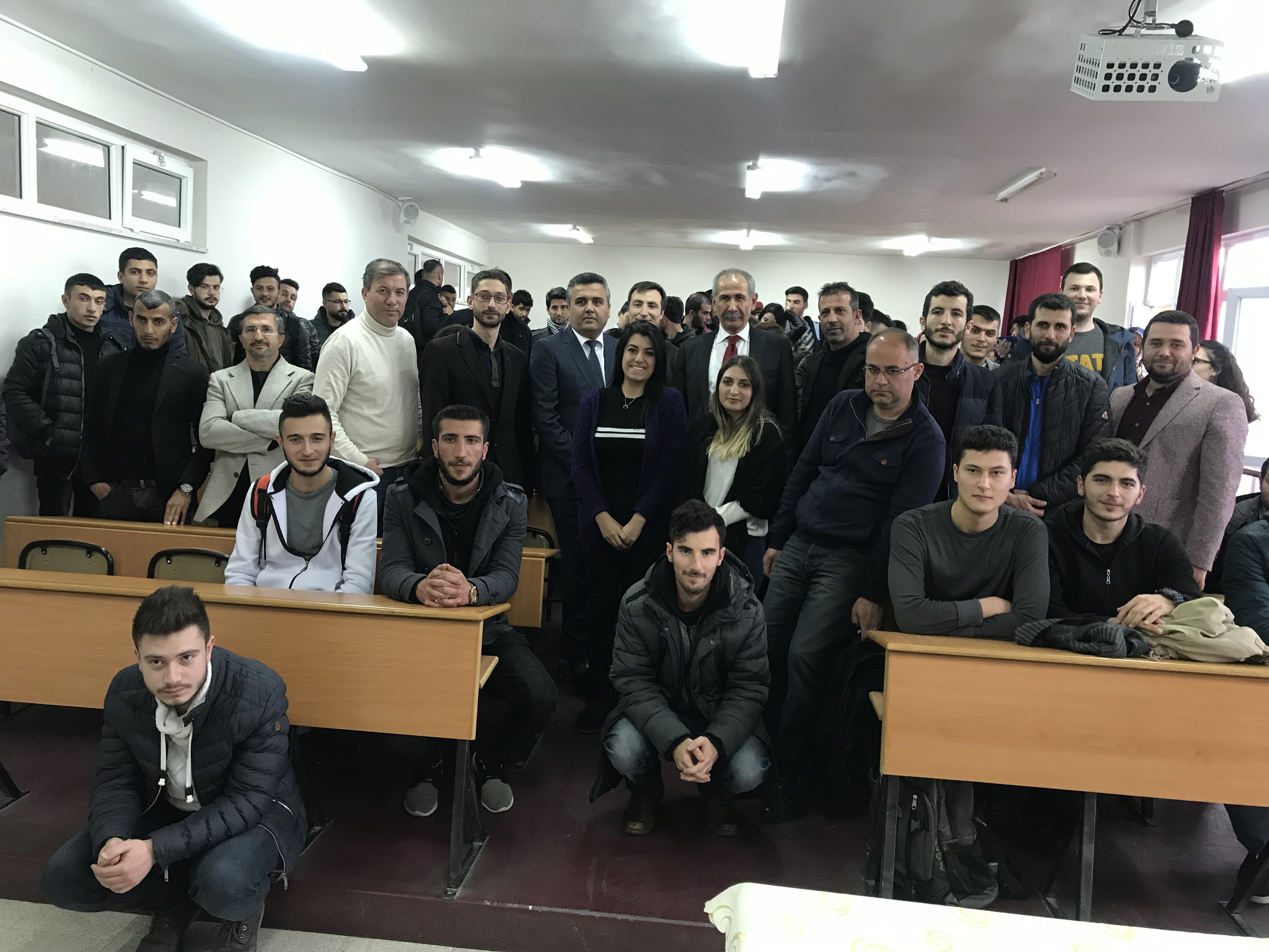 Elmal? MYO�da Kariyer S�yle?ileri Ba?lad?