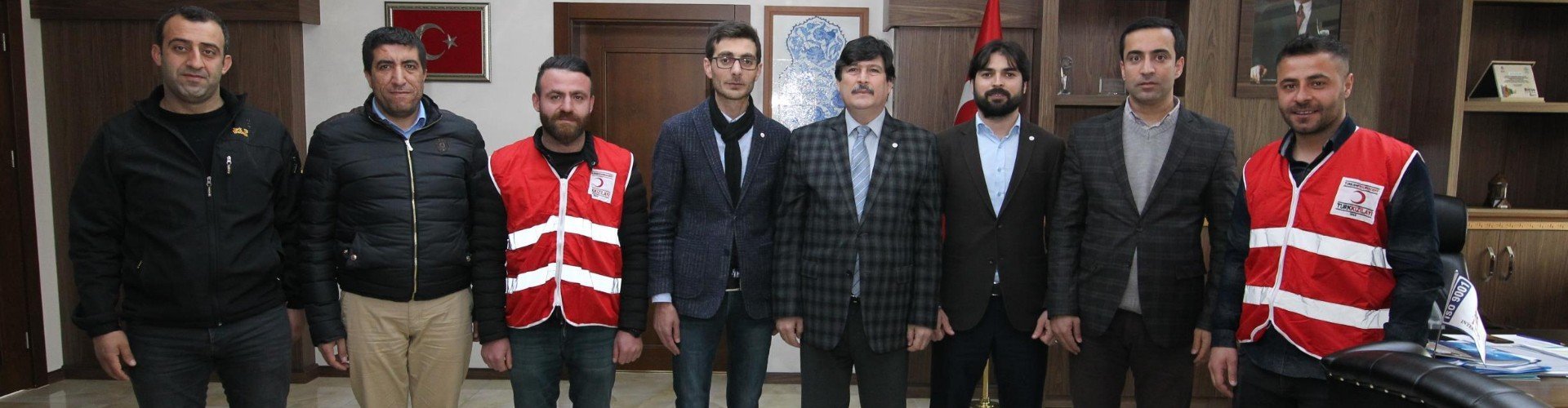 T�rk K?z?lay '? Bitlis ?ubesi Rekt�r Prof.Dr. Erdal Necip'i Ziyaret Etti