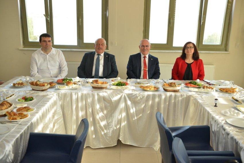 U?ak �niversitesi Ekonometri B�l�m� Kahvalt?da Bulu?tu