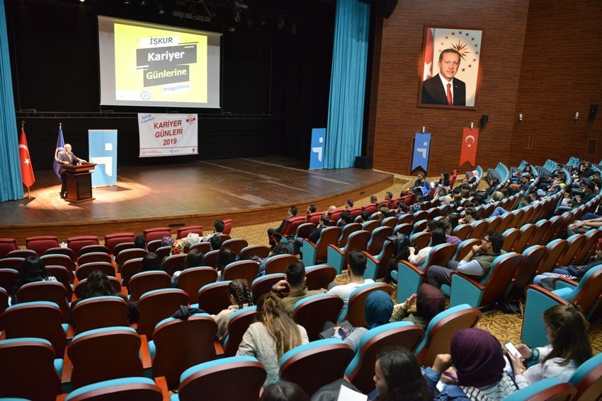 ??KUR U?ak �niversitesi Kamp�s�nde