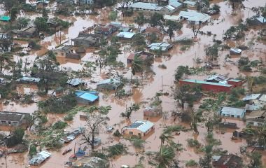 �niversiteler Cyclone Idai'nin ard?ndan par�alar? toplad?