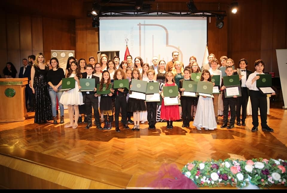 Konservatuvar �?rencileri �d�lleri Toplad?