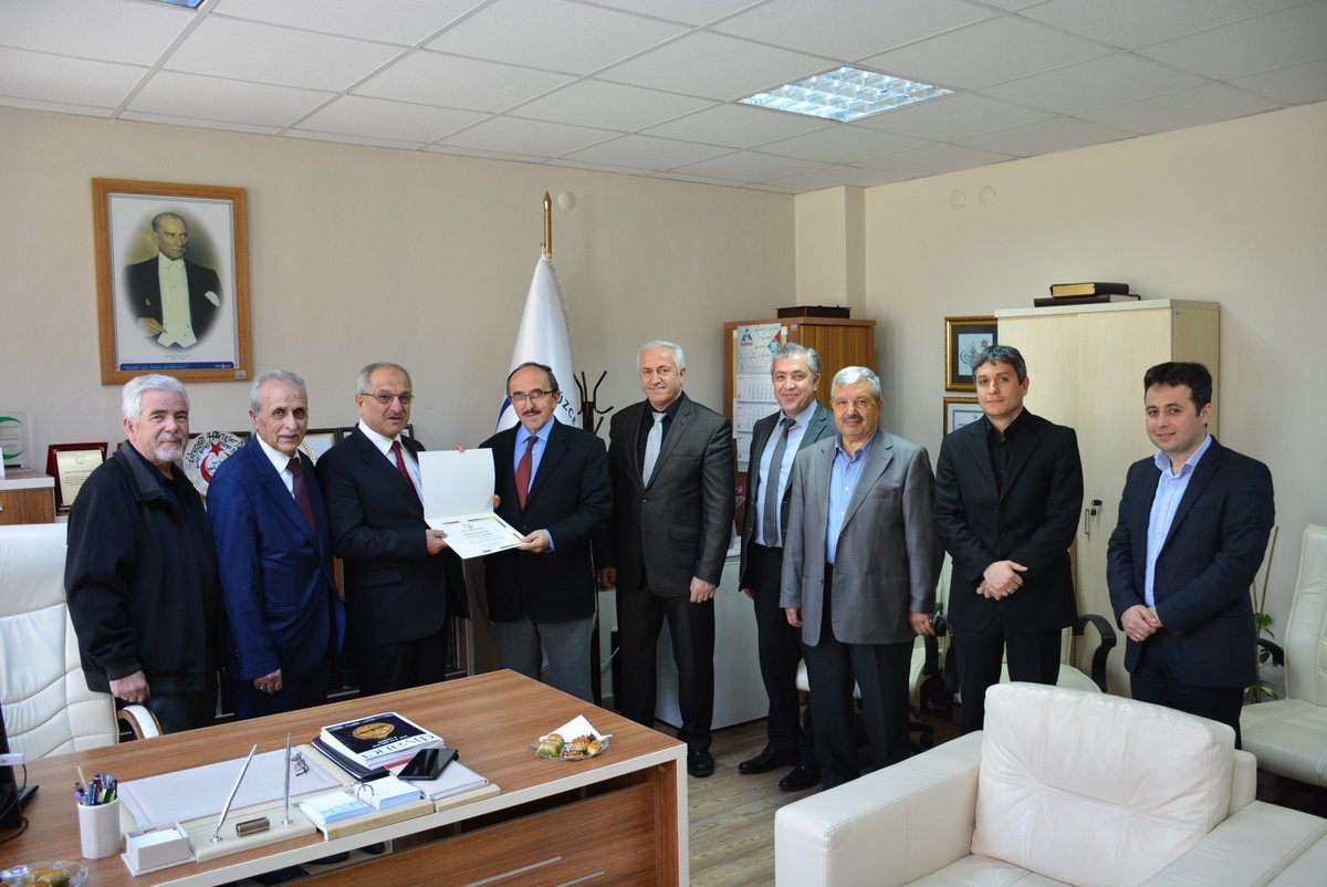 Prof. Dr. Celal Erbay D�zce �niversitesi ?lahiyat Fak�ltesi�ne 3.000 Ciltlik Eser Ba???lad?