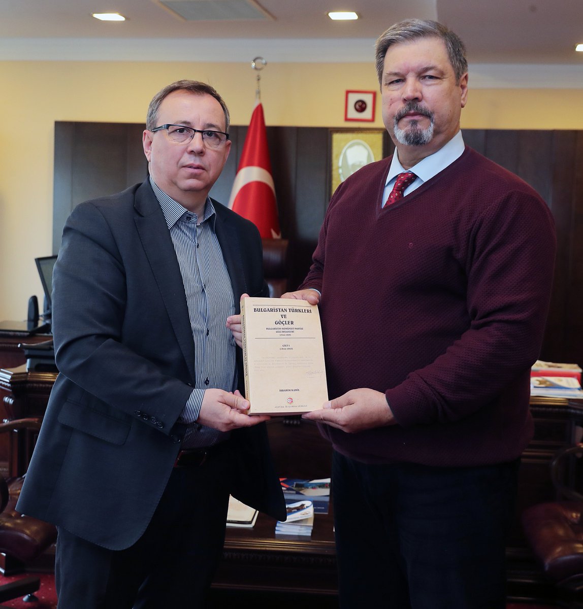 Do�. Dr. ?brahim Kamil�in Sekiz Ciltten Olu?an Yeni Eseri Yay?nland?