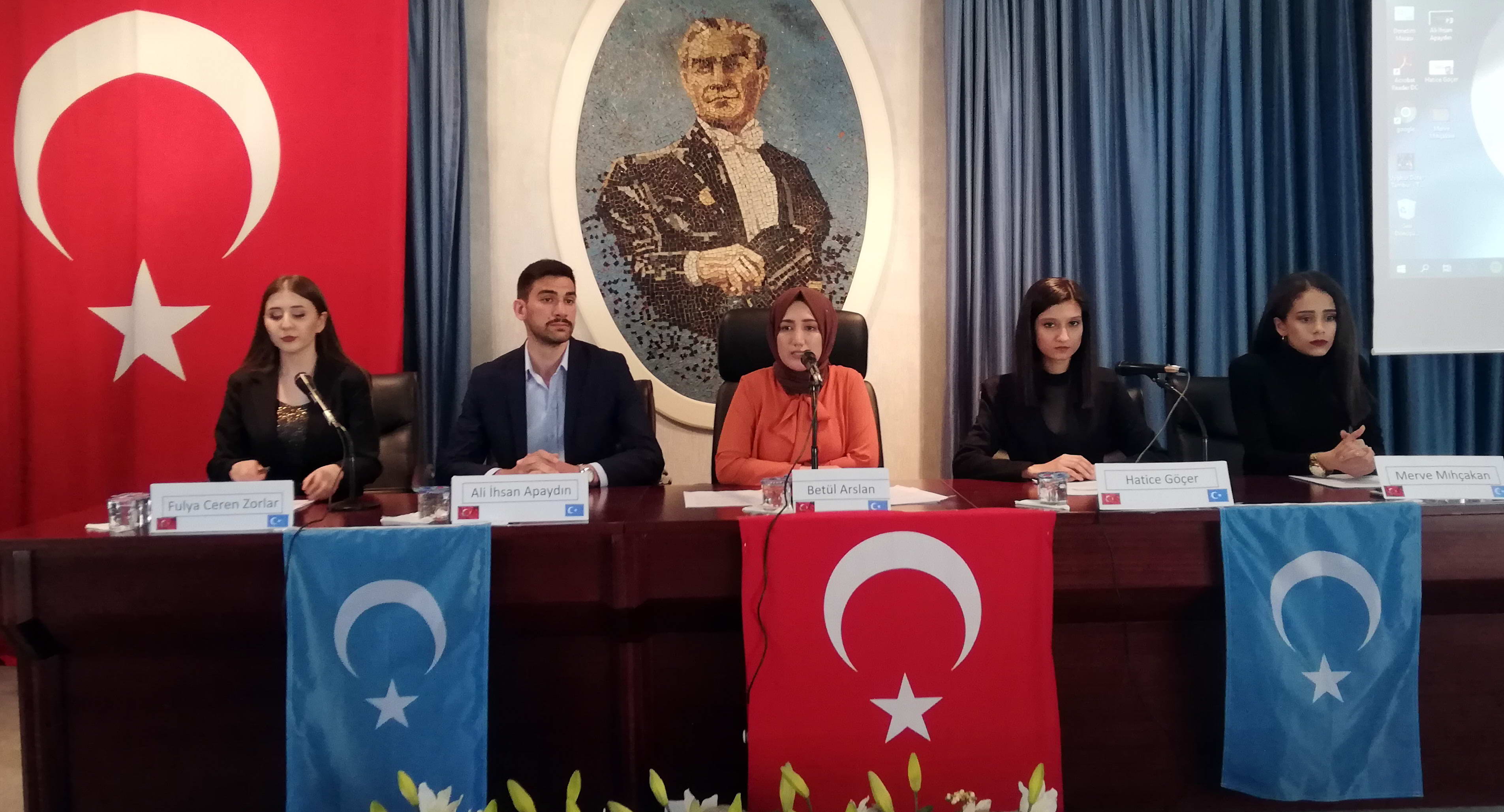Ga�n �?rencilerinden Do?u T�rkistan: Dil, K�lt�r, Sanat ve Edebiyat Paneli