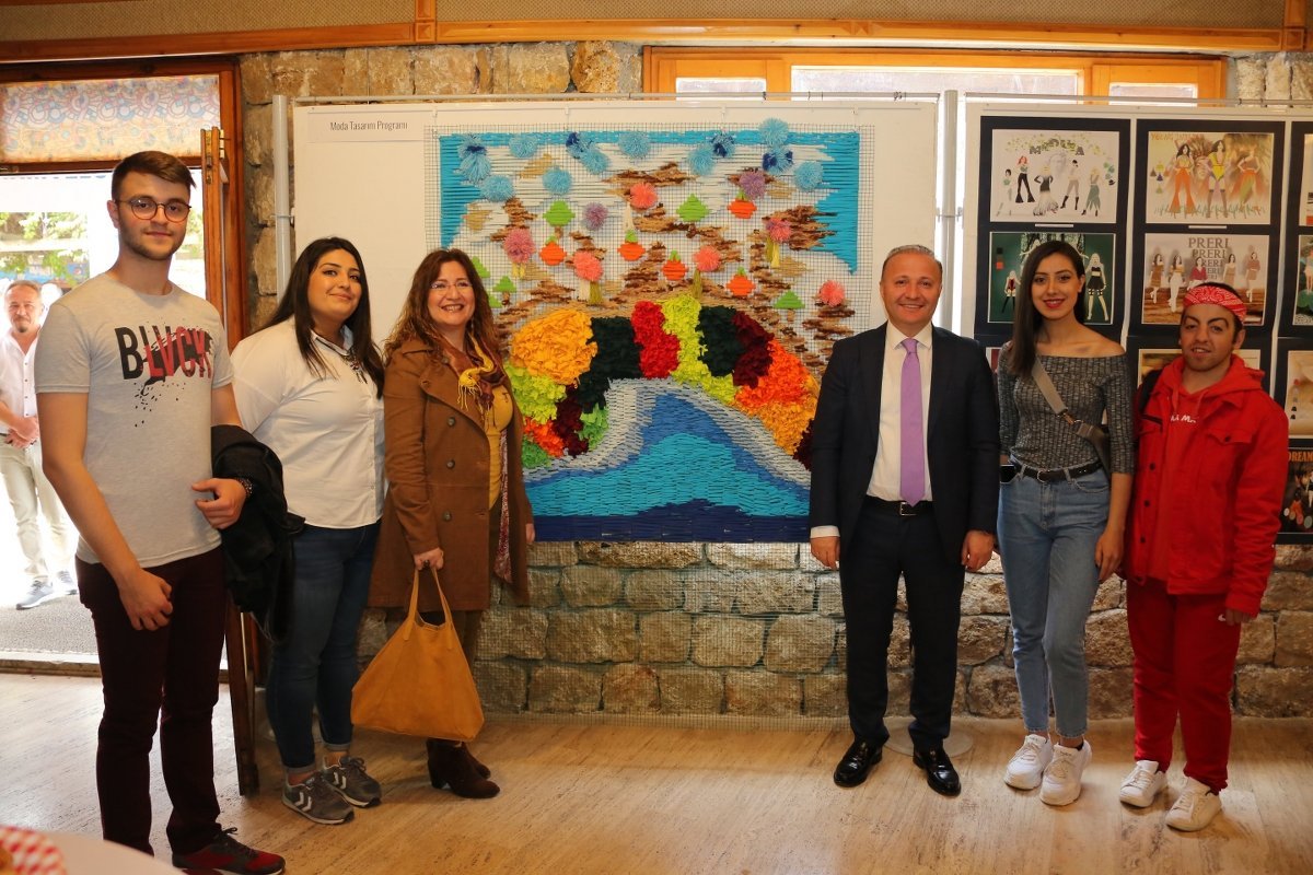 �?renci �al??malar? Sergilendi