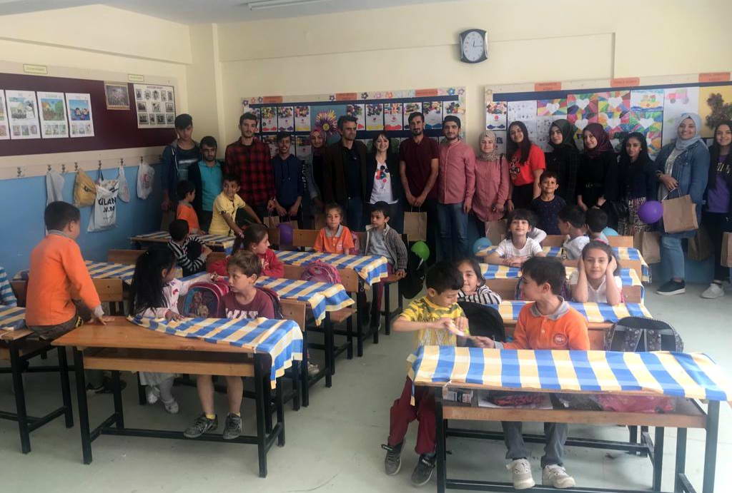 ?slahiye ??BF �?rencilerinden Karde? ?lkokul ?le Karde? �niversitesi Projesi