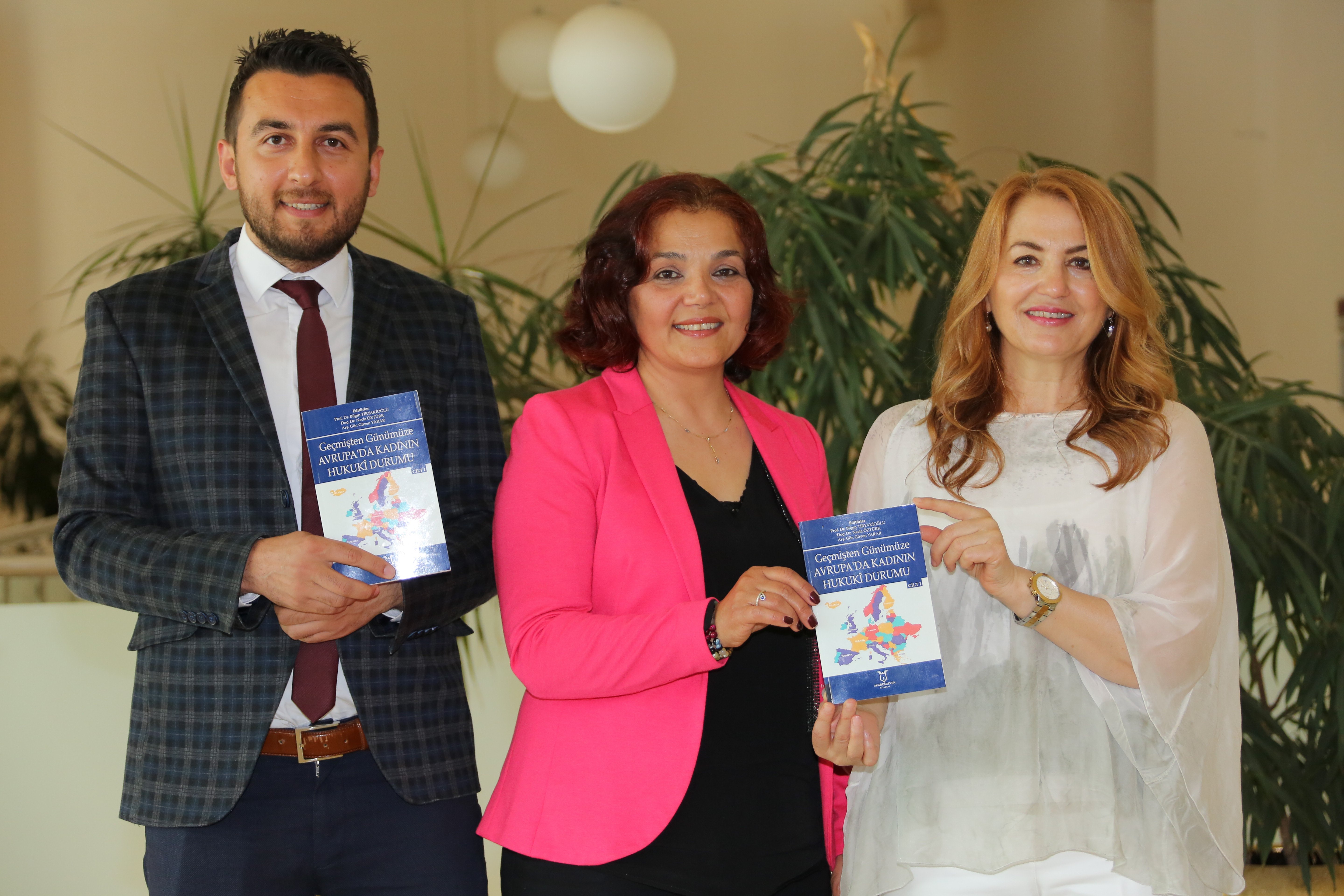 Yeni Hukuk Kitab? Raflarda Yerini Ald?