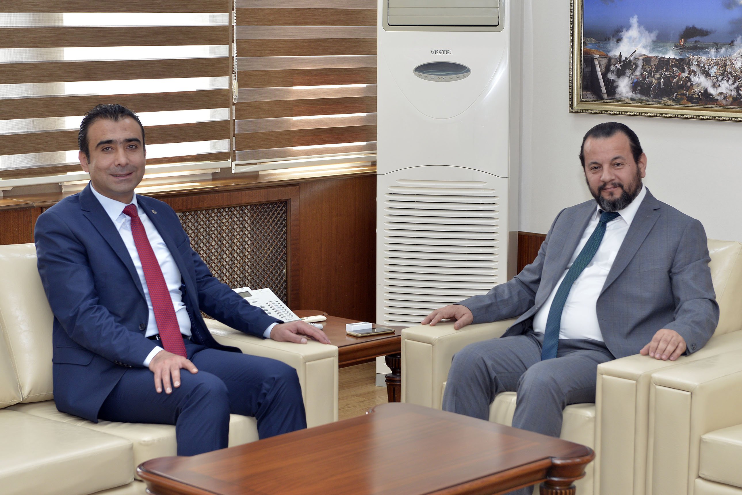 Belediye Ba?kan? Kalayc?'dan Rekt�r Akg�l'e Ziyaret