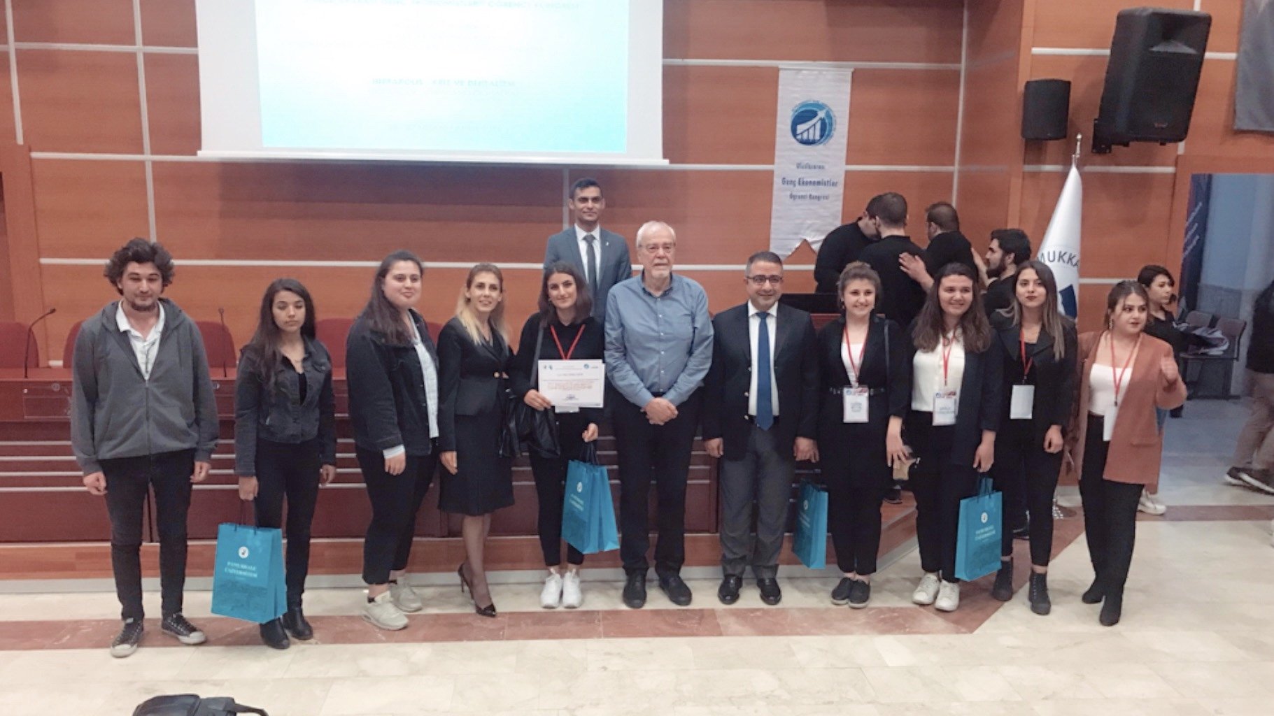 SAÜ’lü Ö?renciye Akademi Ödülü