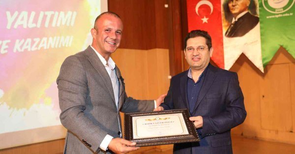 ‘Müdür’ I?d?r Üniversitesinde