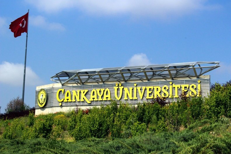 Çankaya Üniversitesi 20. Dönem Mezunlar?n? Veriyor