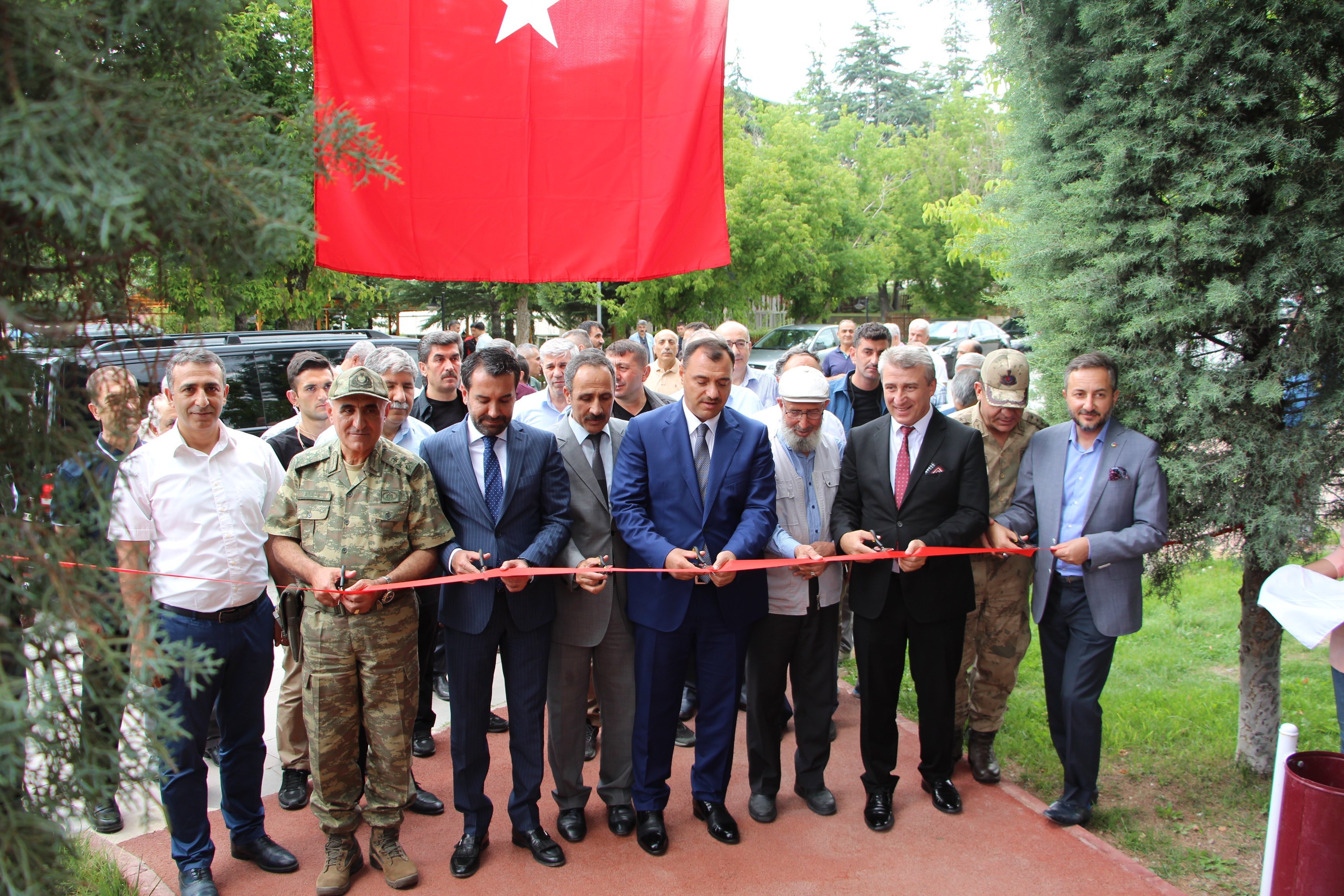 F?rat �niversitesi�nde 15 Temmuz Temal? Foto?raf-Resim Sergisi