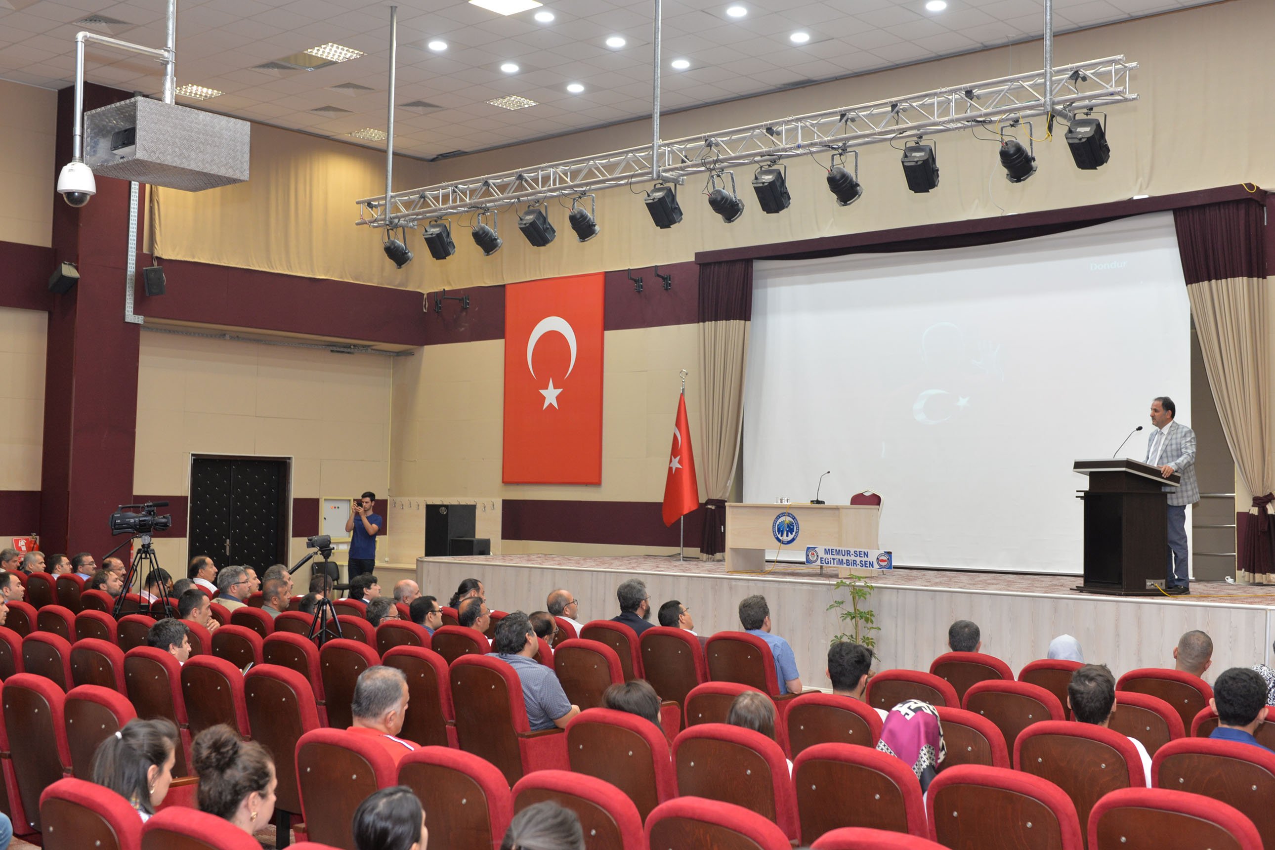 KMܒde 15 Temmuz Konulu Konferans
