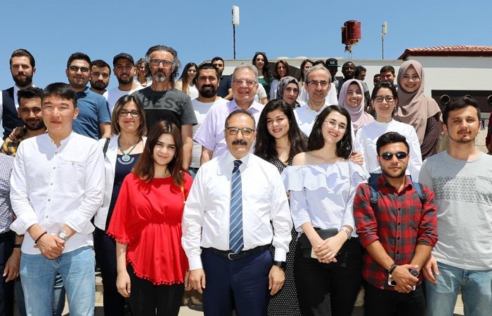 Uluslaras? �?rencilerle Biraraya Geldi