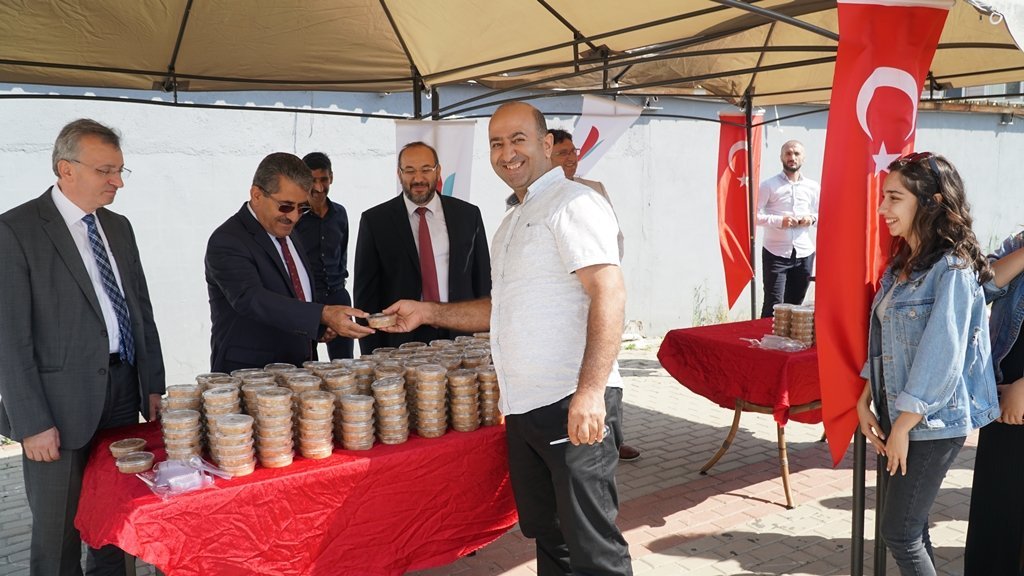 Yalova �niversitesi�nde A?ure Da??t?m? Yap?ld?
