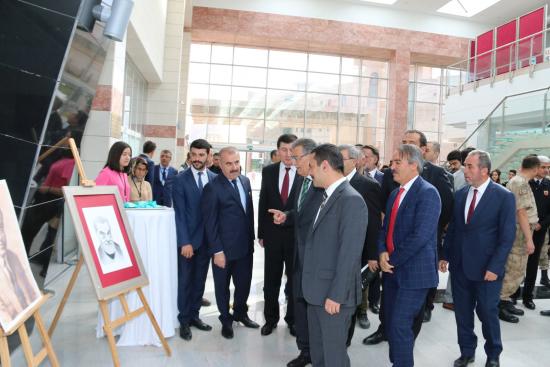Necip Faz?l K?sak�rek NEVܒde An?l?yor