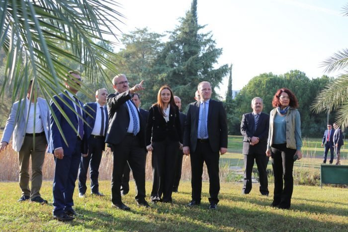 Vali Karalo?lu Akdeniz �niversitesi Botanik Bah�esi�ni Gezdi