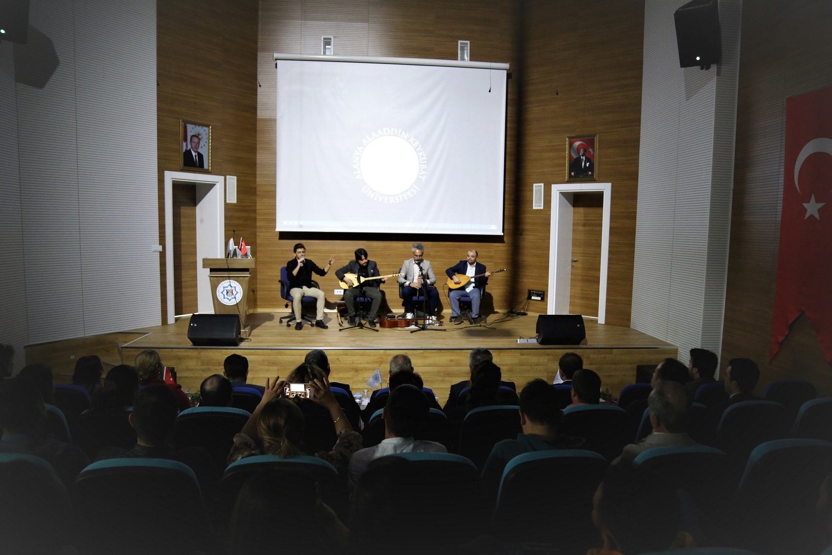 ALKܒde �Nesiller Mimar? Olarak �?retmenler� Konferans?