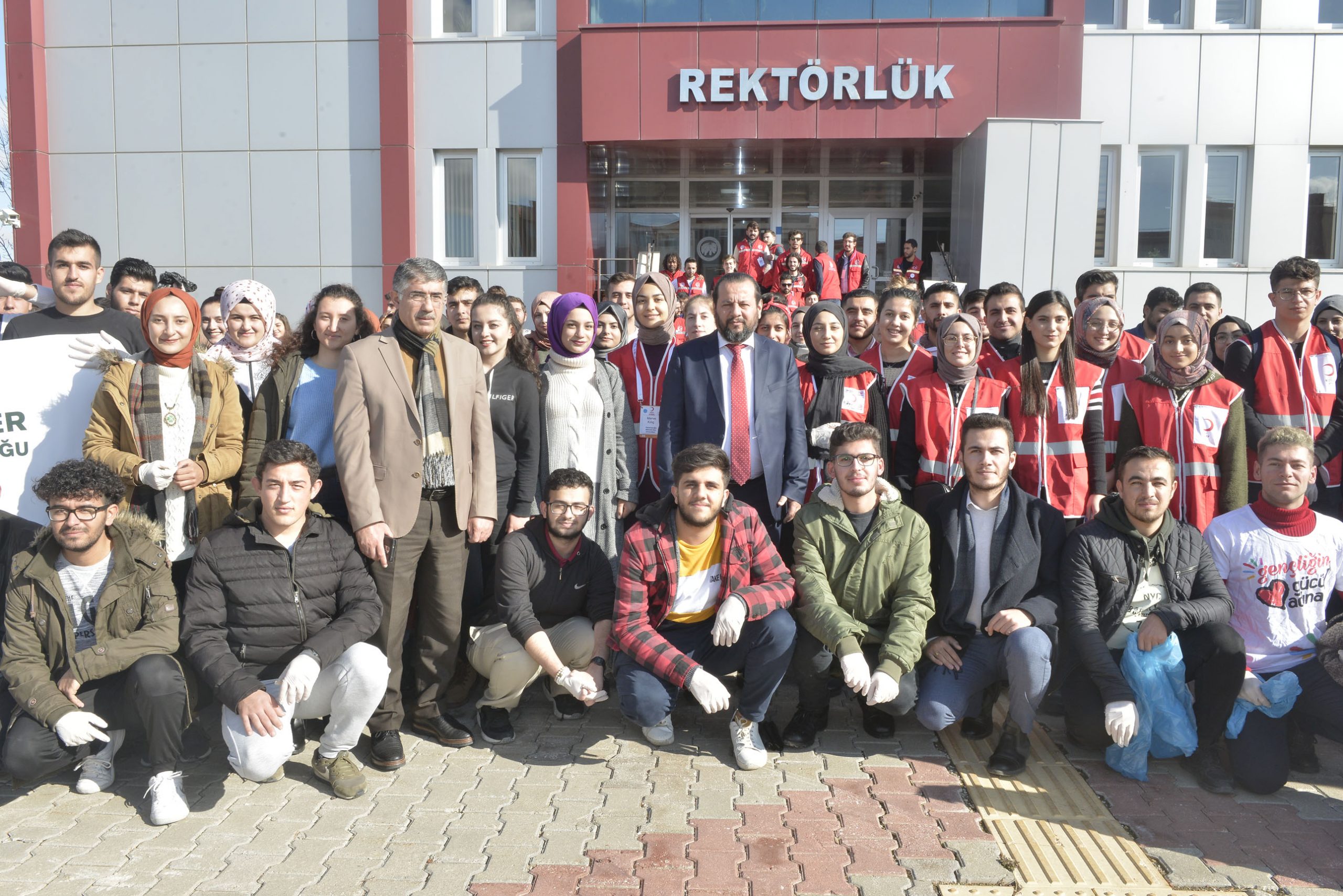 KM� �?rencilerinden �rnek Davran??