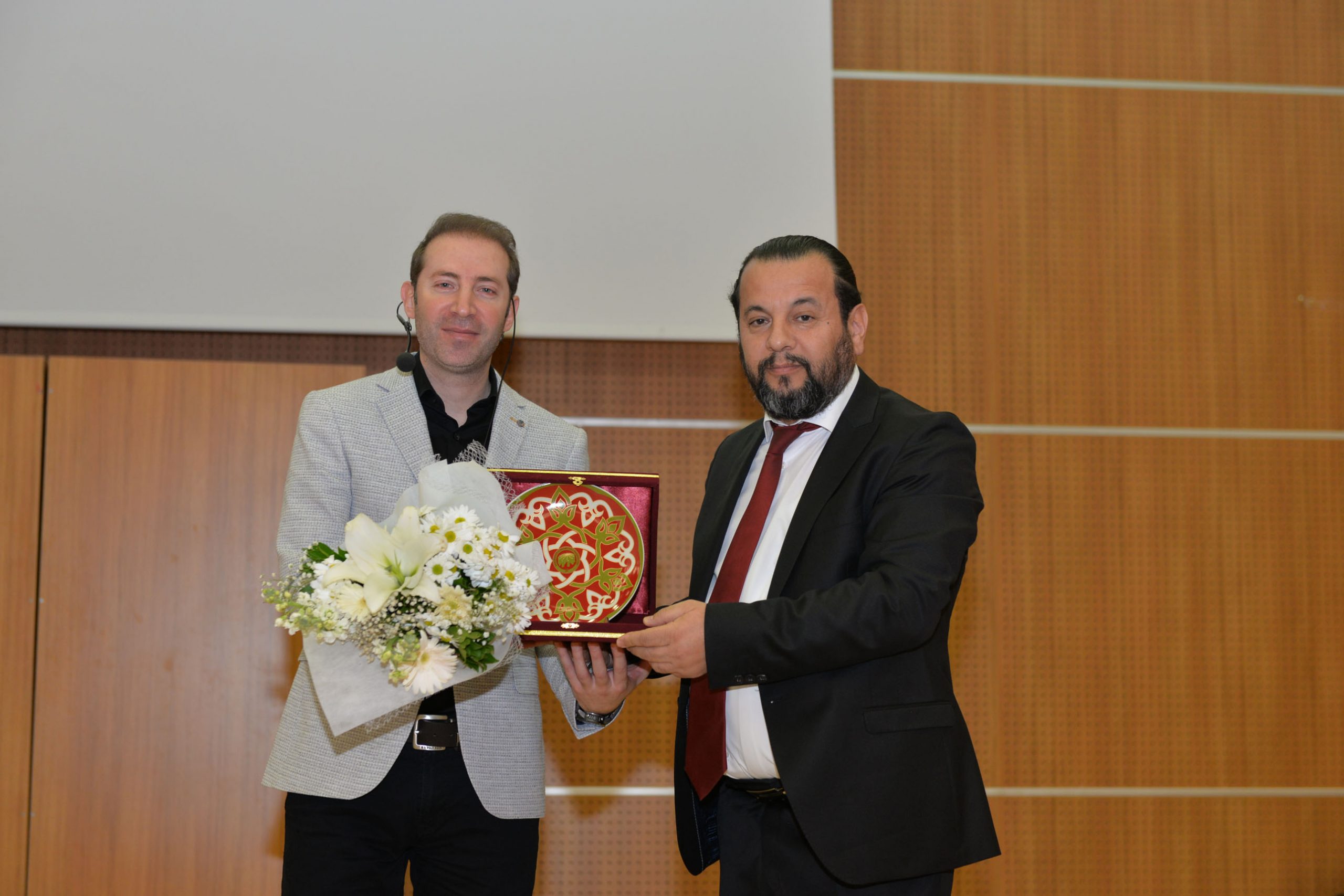 �izgi �tesi �?retmenden KM�'de Seminer