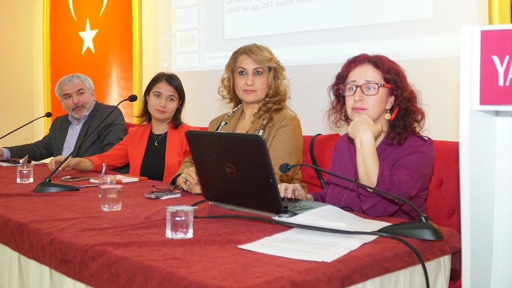 Yalova �niversitesi�nde Kad?na Y�nelik ?iddete Kar?? Panel D�zenlendi