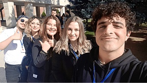 ?leti?im Fakültesi Ö?rencileri Ödüllerle Döndü
