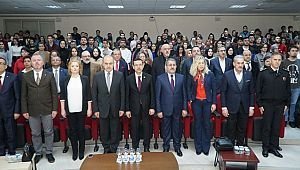 Say??tay Ba?kan? Seyit Ahmet Ba? Yalova �niversitesi�nde Konferans Verdi