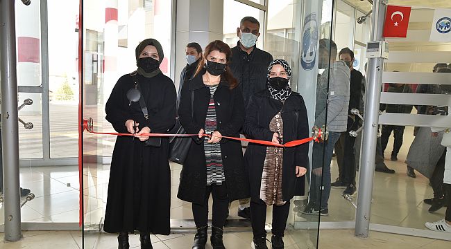 KM�'de Resim Sergisi