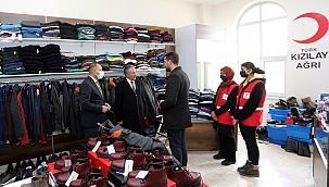 Rekt�r KARABULUT K?z?lay Giyim Ma?azas?n? Ziyaret Etti