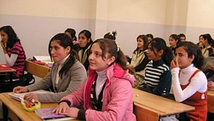 K?z okullar? i�in kampanya ba?lat?ld?! ?mza ya??yor